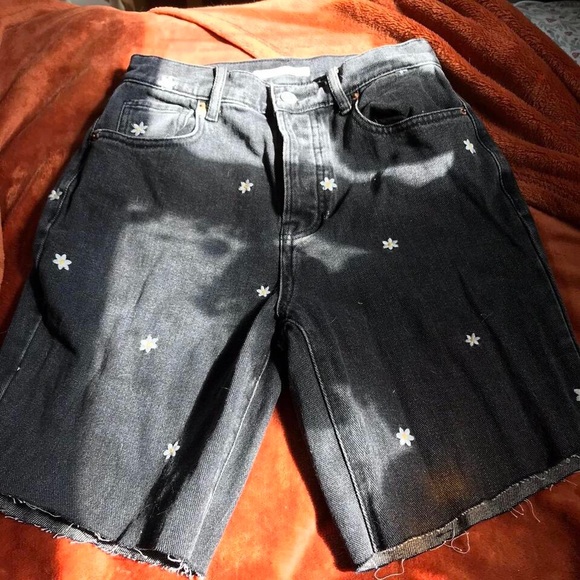 Pacsun Daisy Jean Shorts Floral - Picture 2 of 5